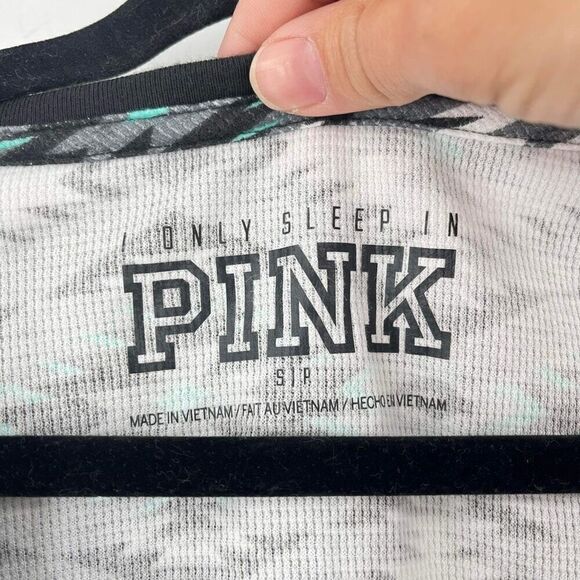 Victoria’s Secret Tribal Southwestern Print Long Sleeve Ribbed Henley Top Small - Picture 3 of 8